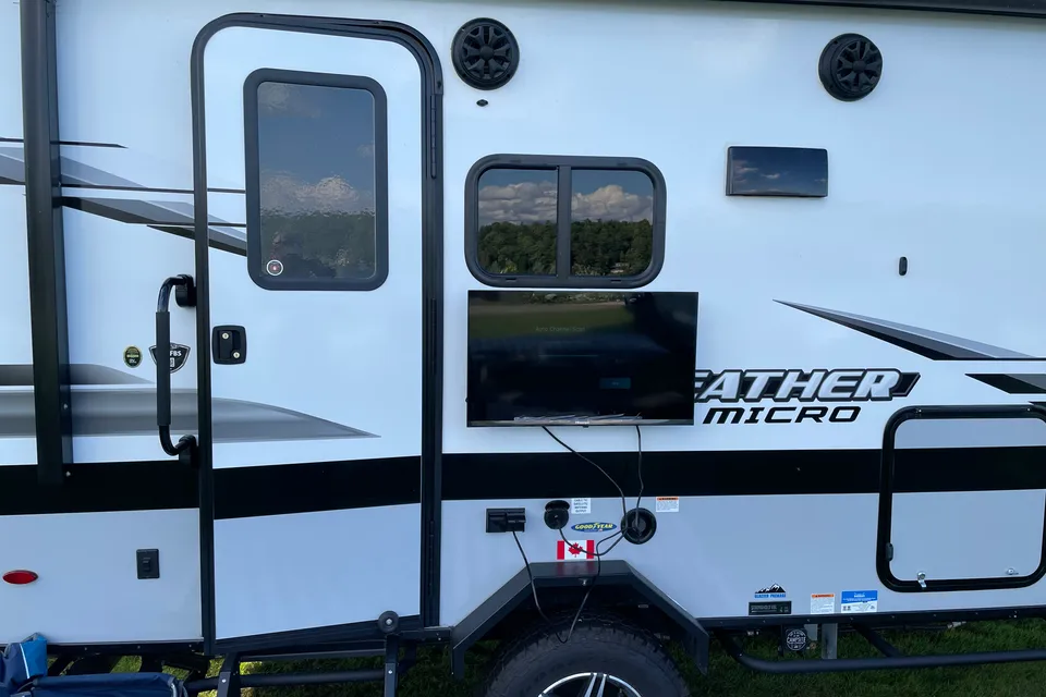 Gloria's Jayco 16fbs Travel Trailer