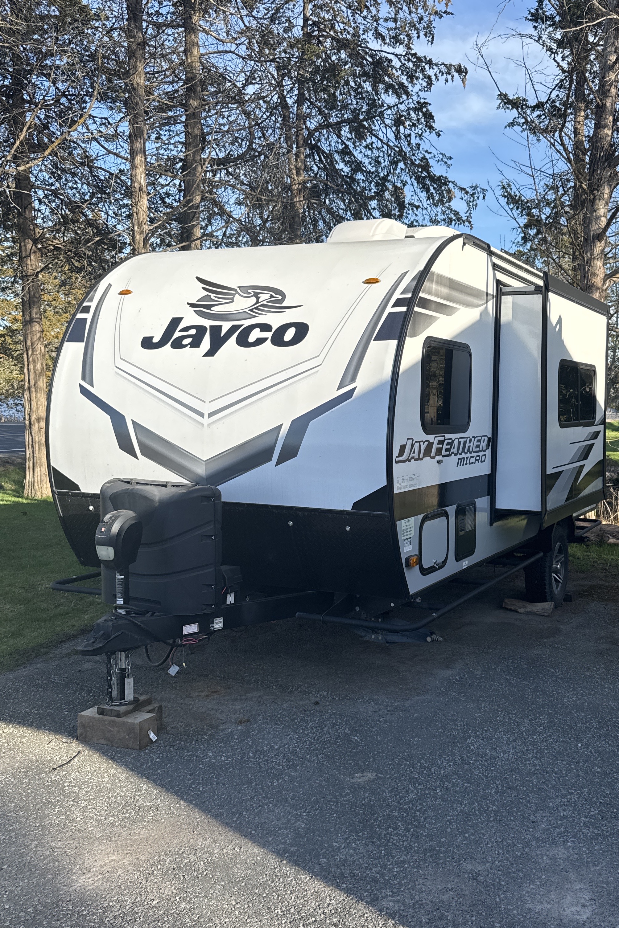 Gloria's Jayco 16fbs Travel Trailer