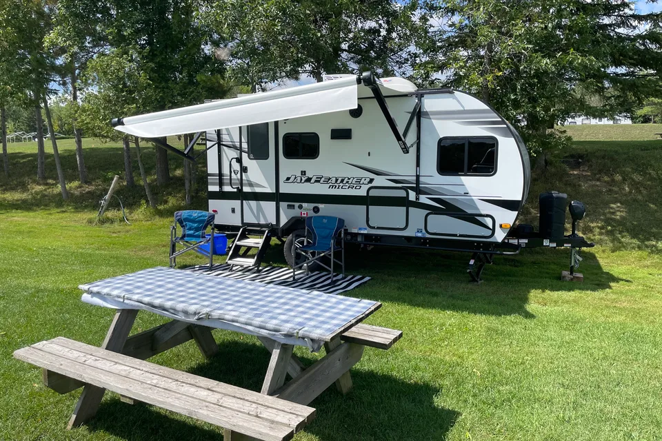 Gloria's Jayco 16fbs Travel Trailer