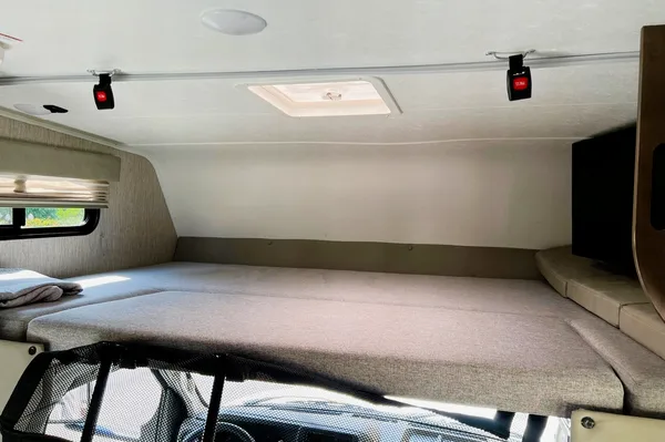 New!!! 2022 Coachmen Leprechaun 26ft!Easy to use and drive!
