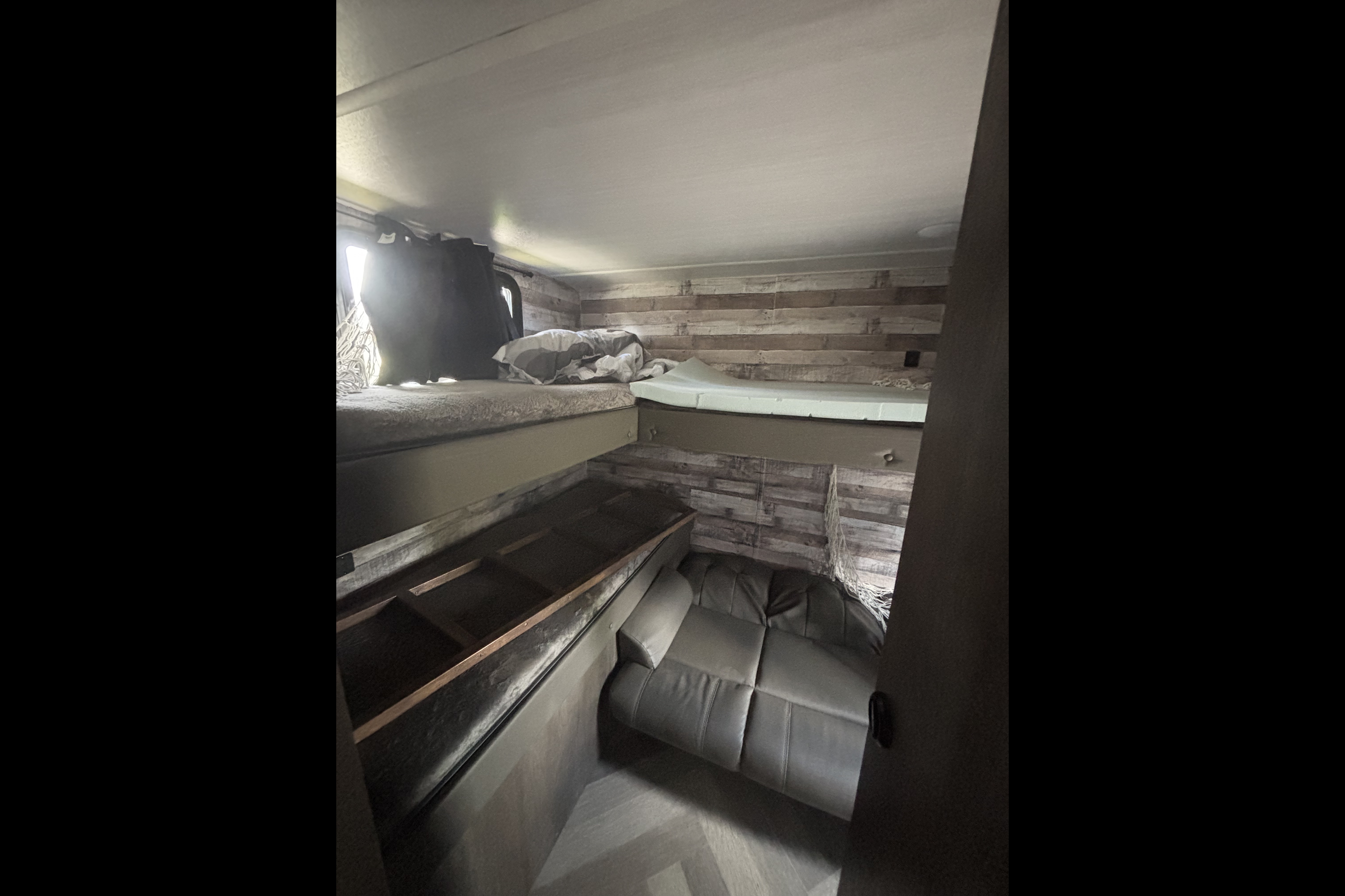 Morley Family Forest River 273QBXL Travel TraileR