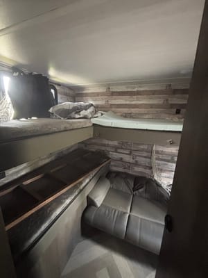 Morley Family Forest River 273QBXL Travel TraileR