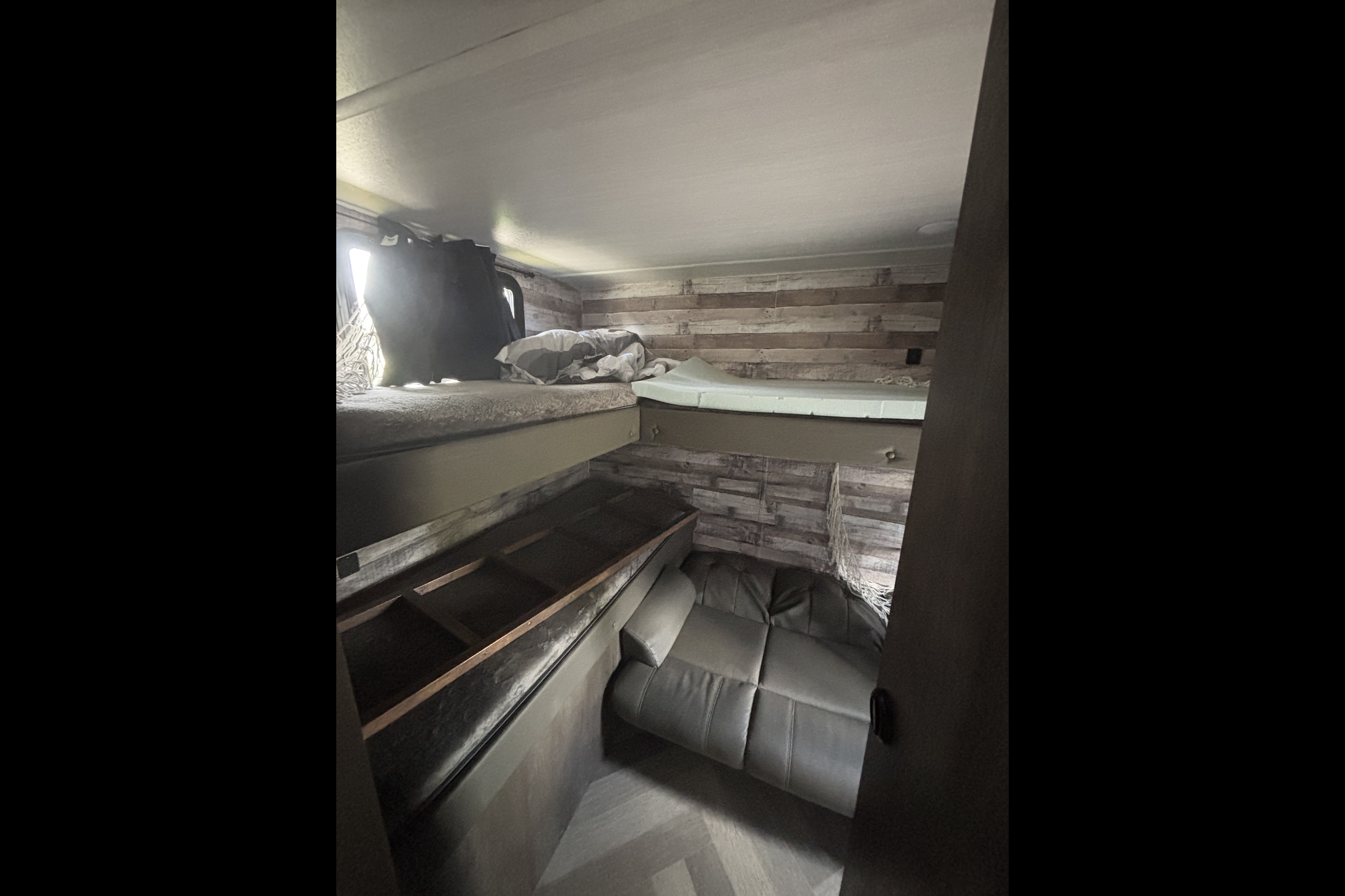 Morley Family Forest River 273QBXL Travel TraileR