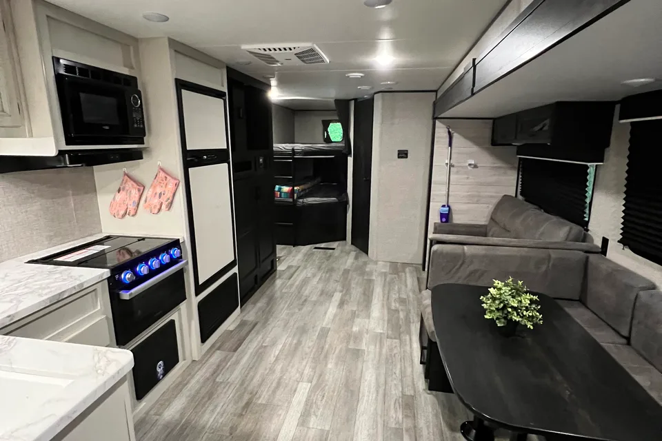 Jayco Jayflight SLX 286BHSW BAJA: Ultimate Travel Trailer for Adventure Seekers (Sleeps up to 10)