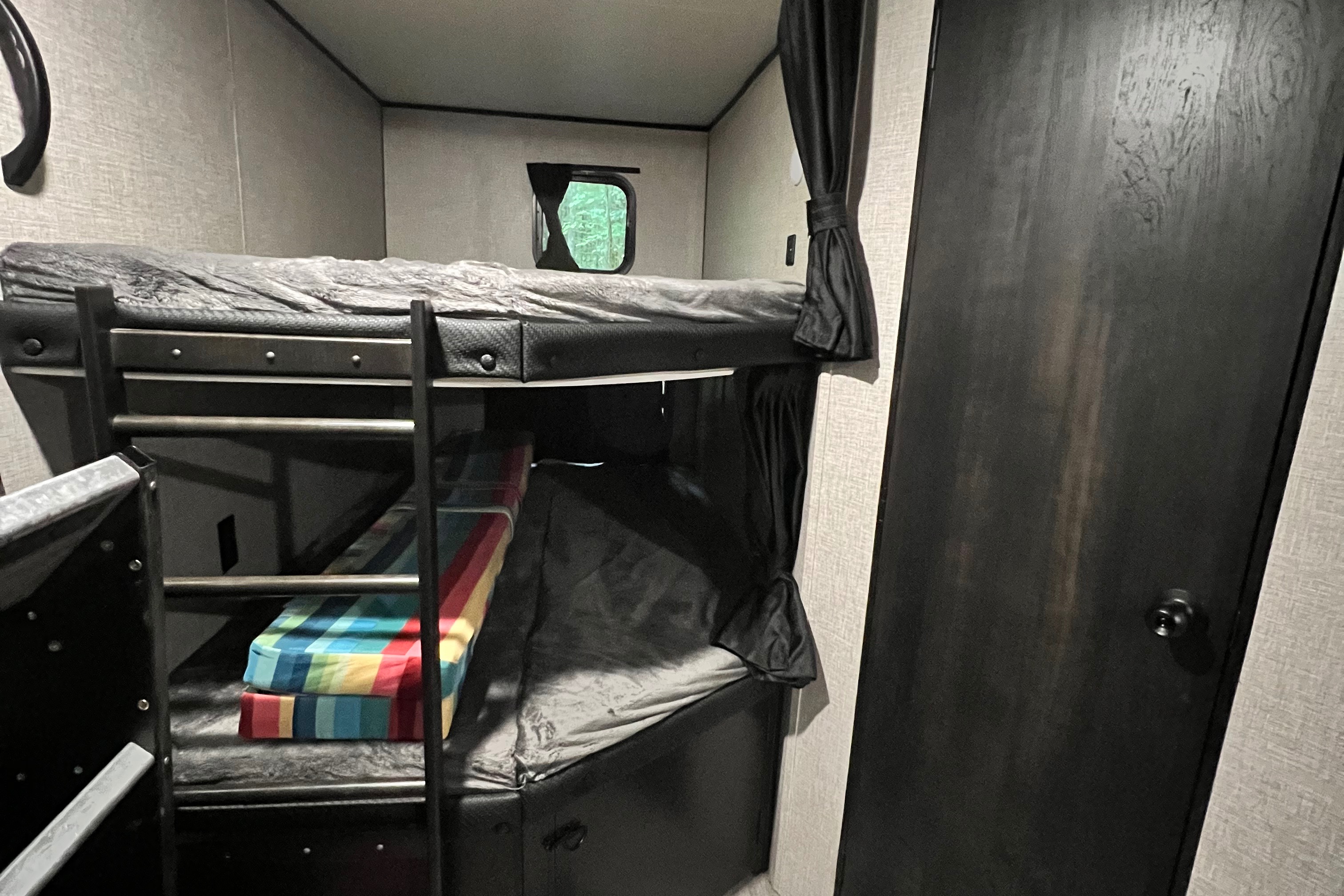 Jayco Jayflight SLX 286BHSW BAJA: Ultimate Travel Trailer for Adventure Seekers (Sleeps up to 10)