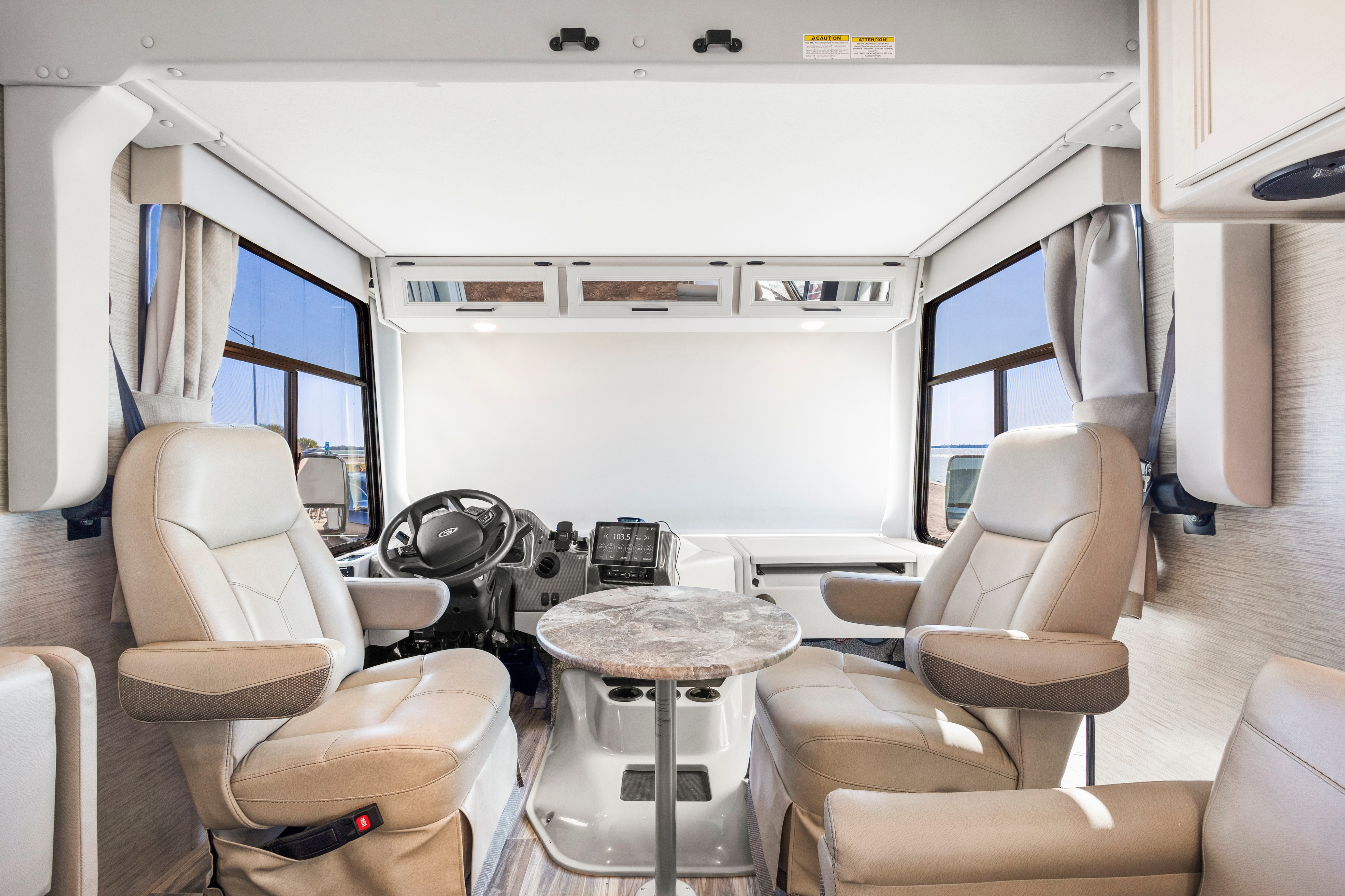 Thor ACE Luxury RV: Spacious Bunk Beds, Pet-Friendly & Fully Loaded