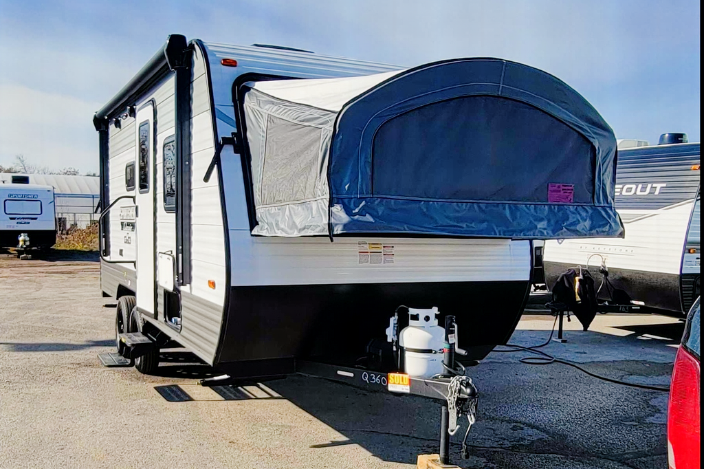 Tonia 's "Hybrid" Tent Trailer