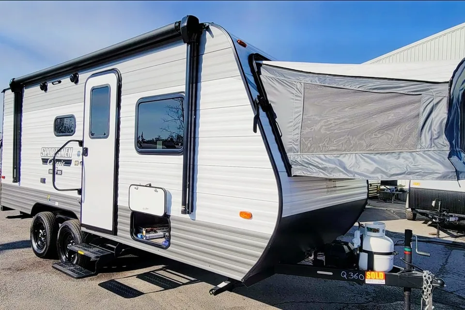 Tonia 's "Hybrid" Tent Trailer