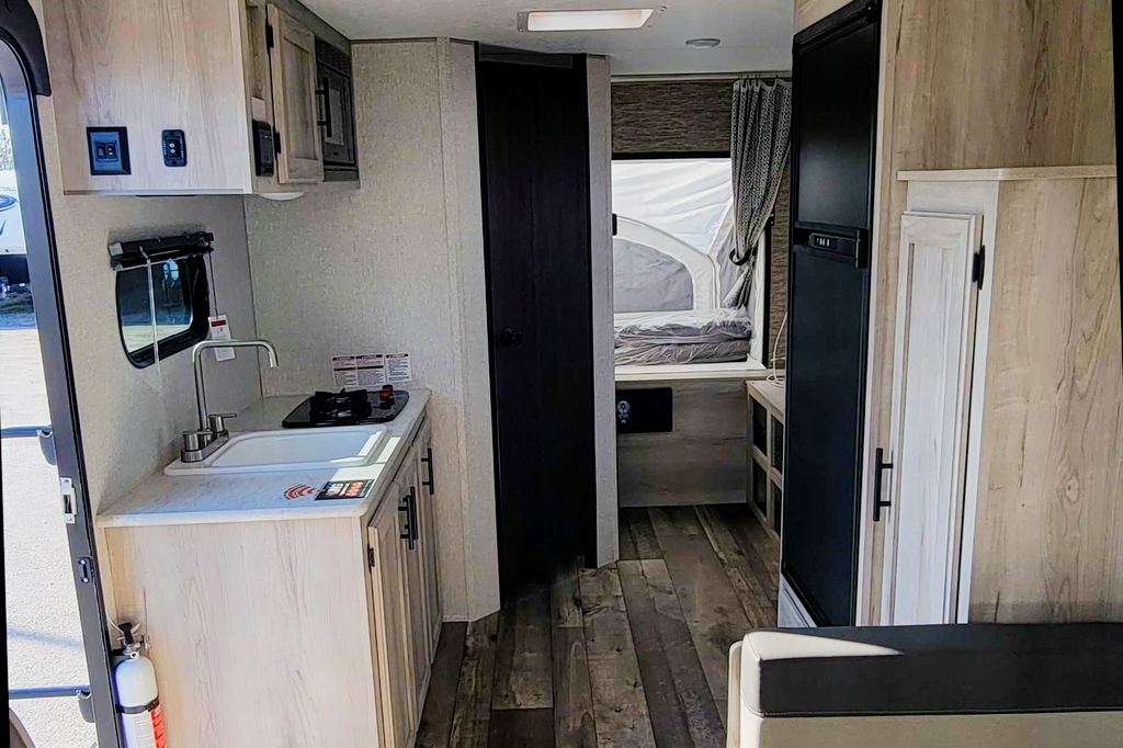 Tonia 's "Hybrid" Tent Trailer