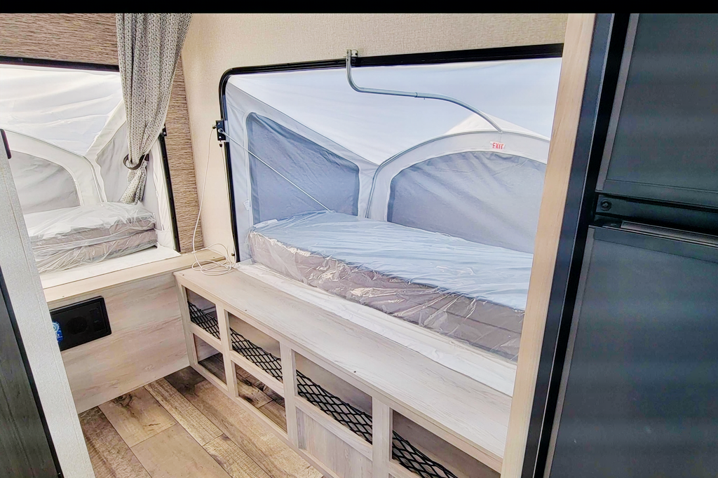 Tonia 's "Hybrid" Tent Trailer