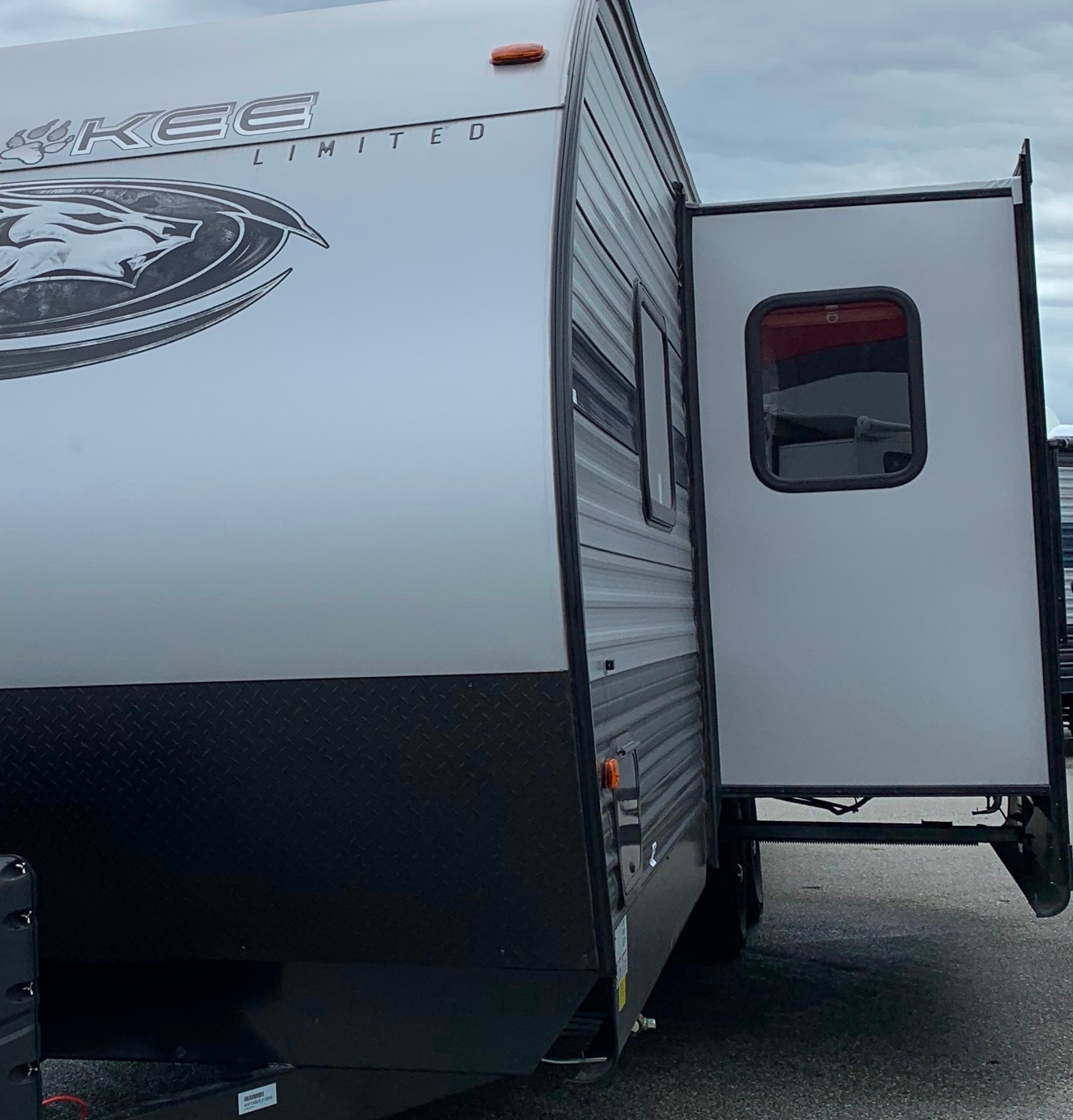 Riar families Forest River Cherokee  Travel Trailer
