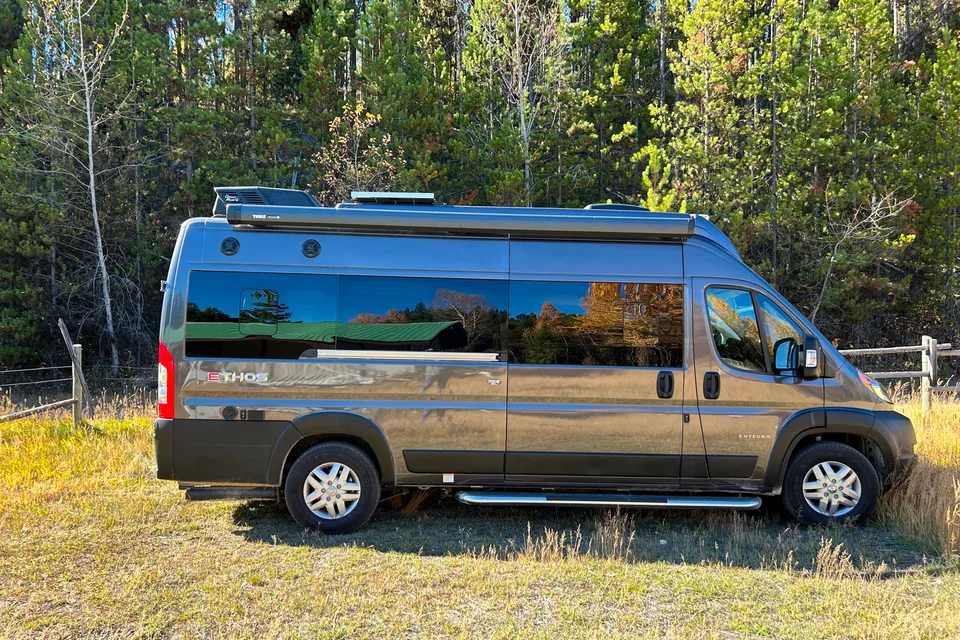 Syl’s Entegra ETHOS 20D Class B