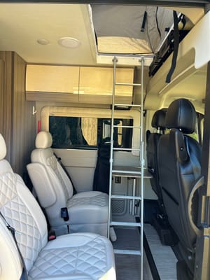 Syl’s Entegra ETHOS 20D Class B