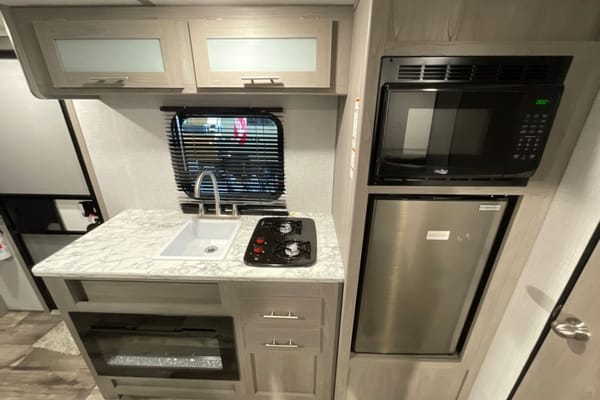 Tomie's Dutchmen Coleman 17B Travel Trailer