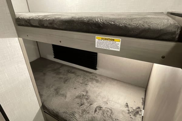 Tomie's Dutchmen Coleman 17B Travel Trailer