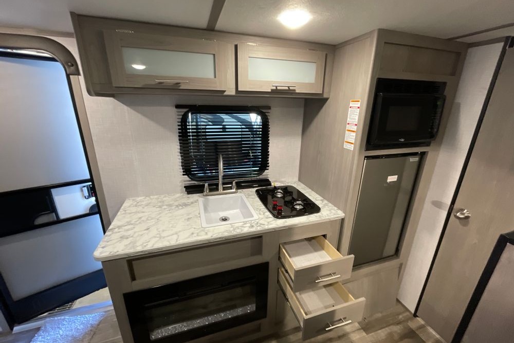 Tomie's Dutchmen Coleman 17B Travel Trailer