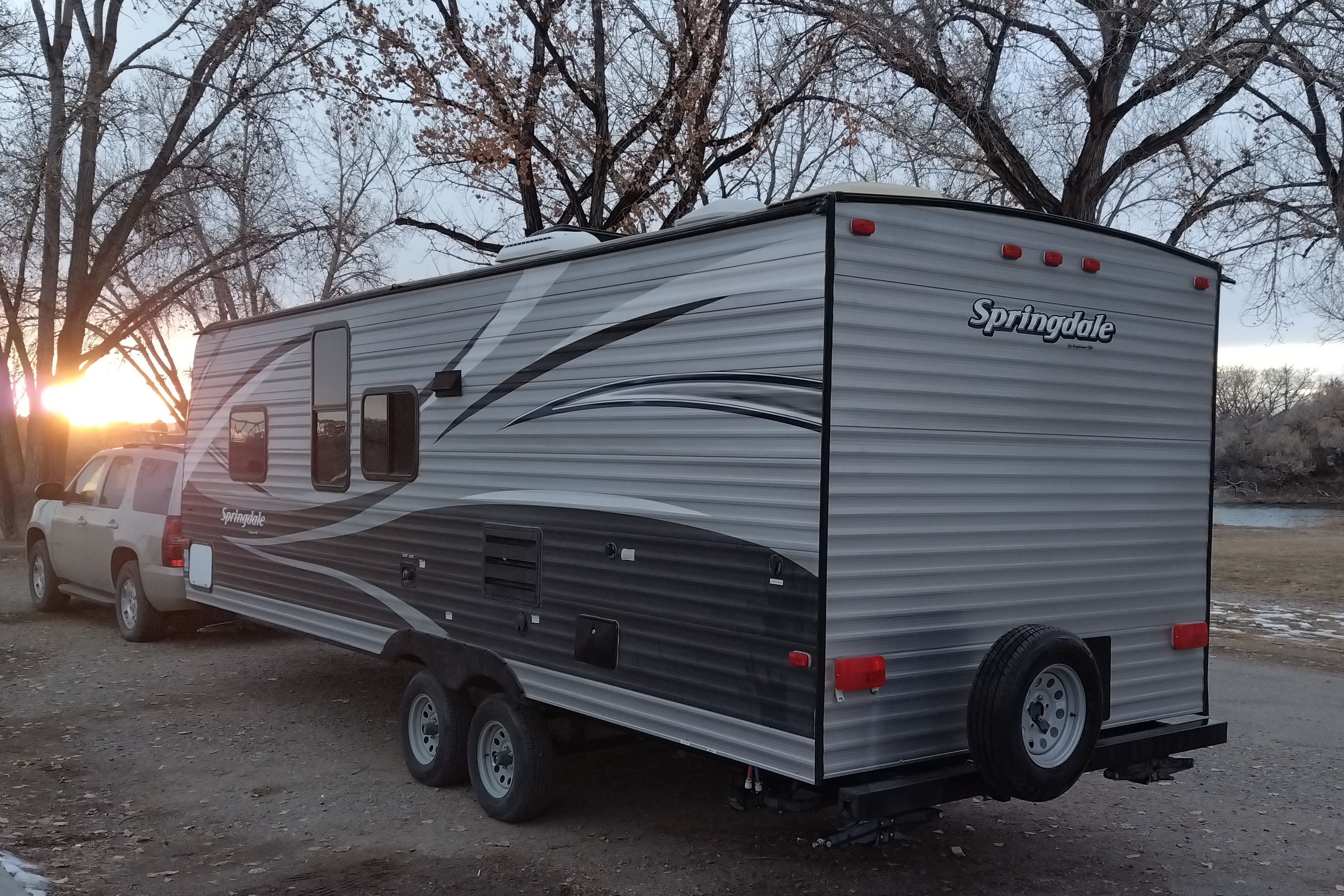Private Queen, Sleeps 6+, Delivery!