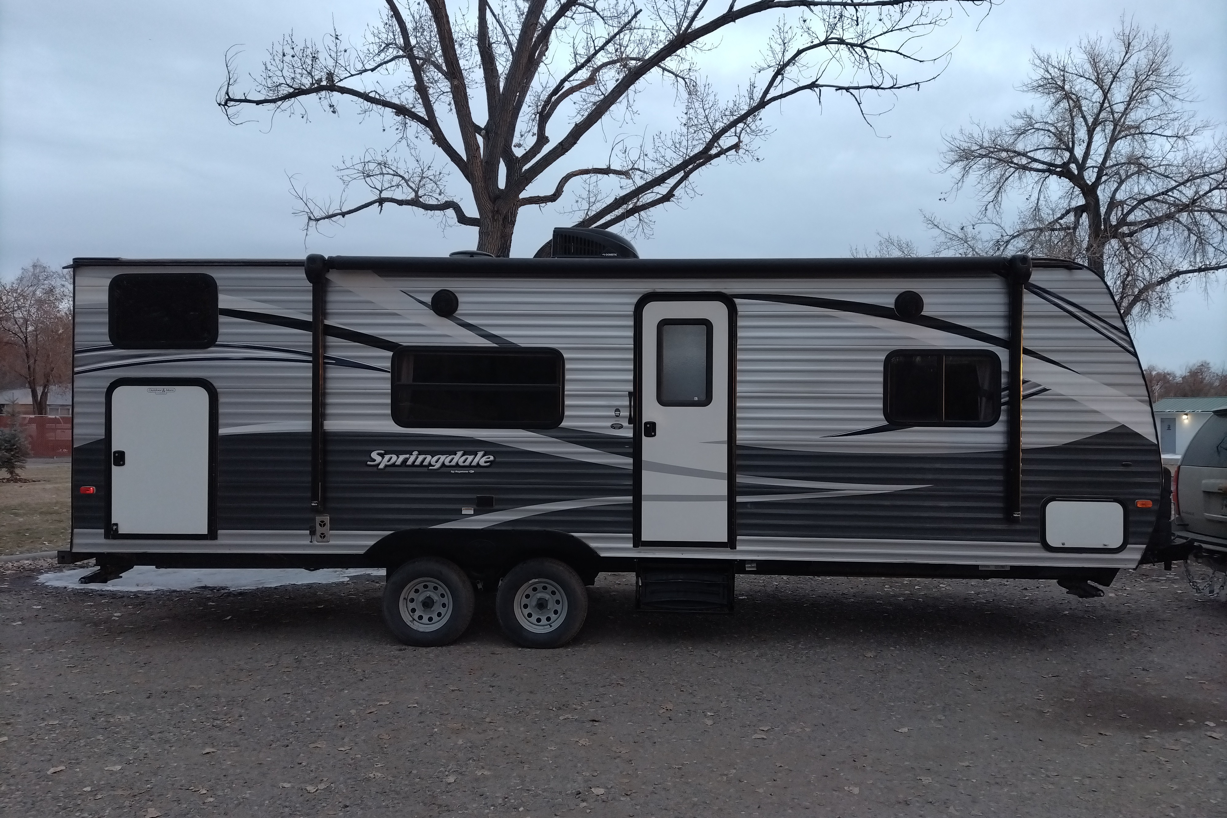 Private Queen, Sleeps 6+, Delivery!
