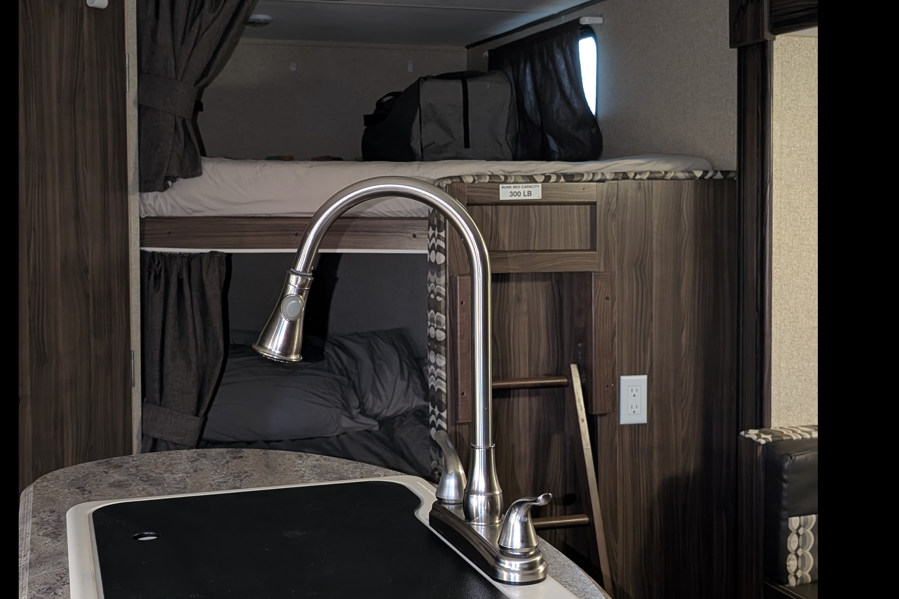 Dean and Debs Coachmen 259BHSS Travel Trailer