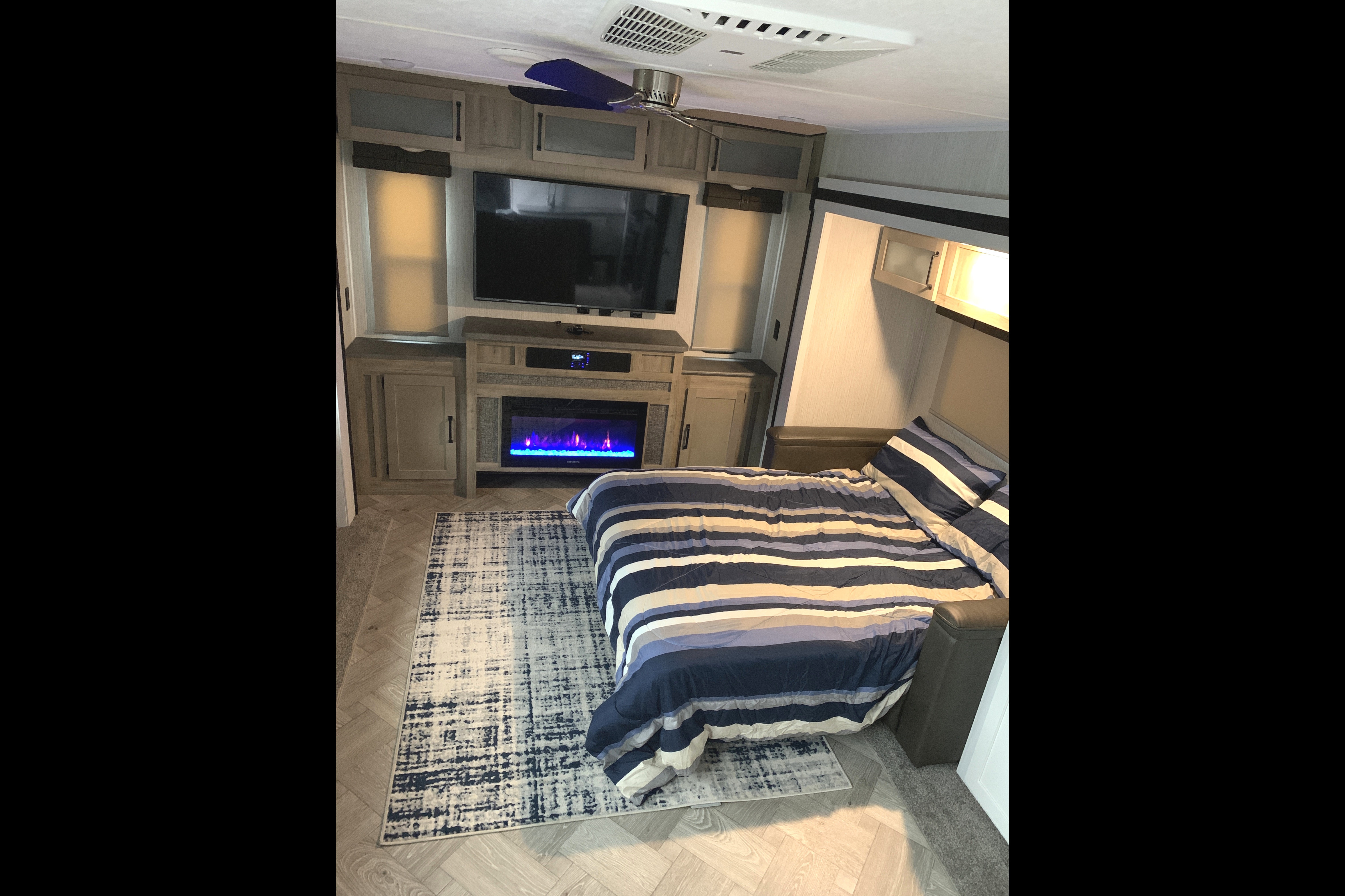 The Lotus Retreat | 2021 Puma 38D Park Model Escape