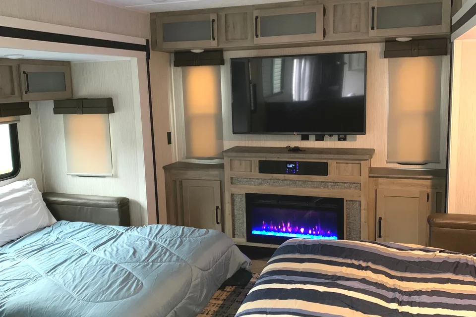 The Lotus Retreat | 2021 Puma 38D Park Model Escape