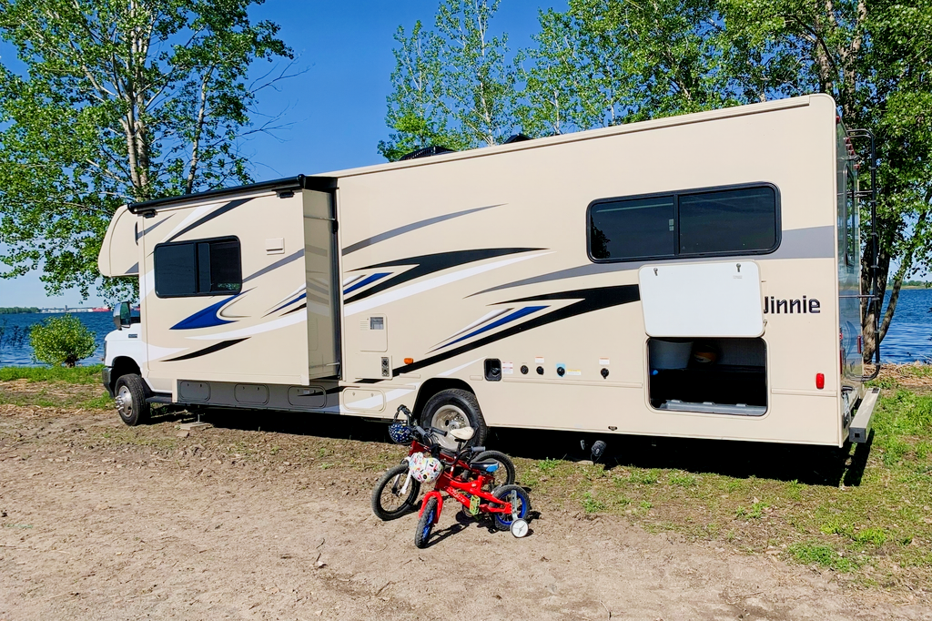 Winnebago 2022 Minnie Winnie 31H Classe C