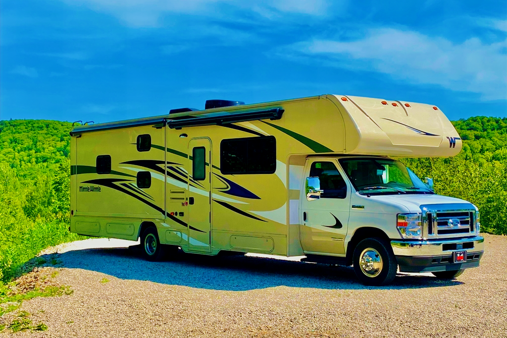 Winnebago 2022 Minnie Winnie 31H Classe C