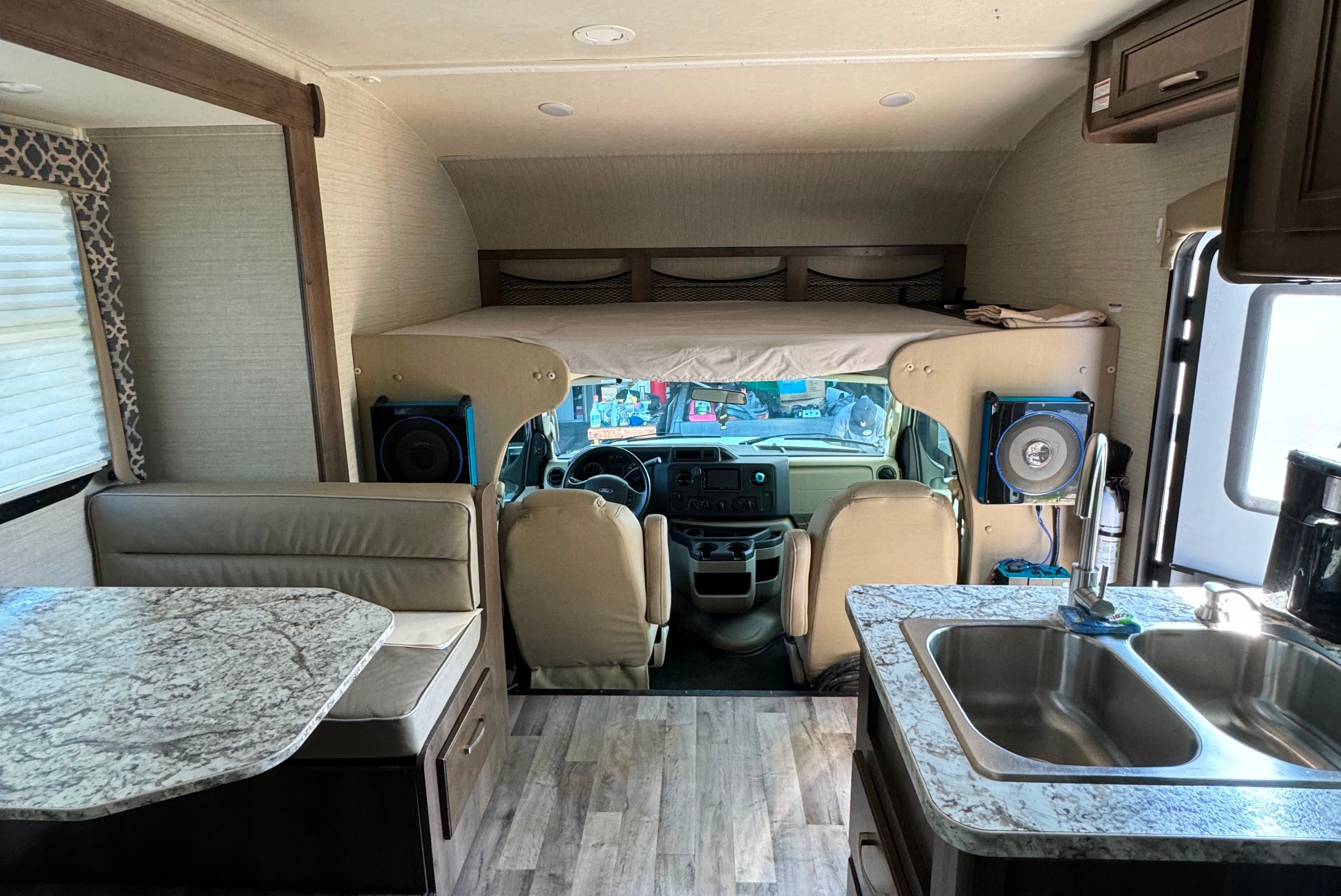 Jayco 28’ Redhawk 