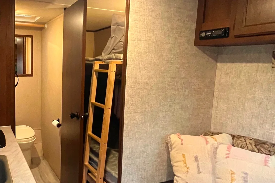 Family Friendly camper Jay Flight SLX