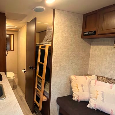 Family Friendly camper Jay Flight SLX