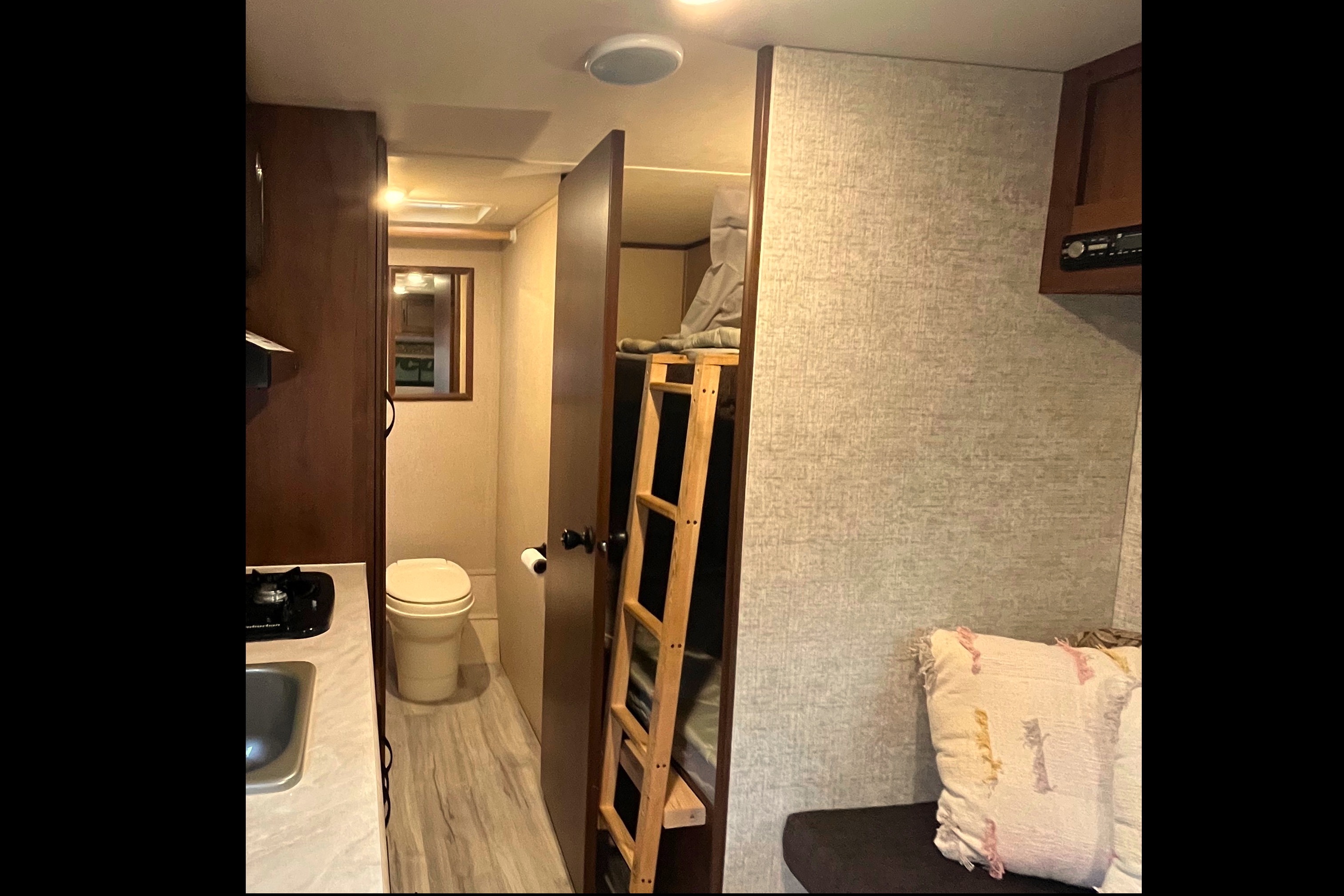 Family Friendly camper Jay Flight SLX