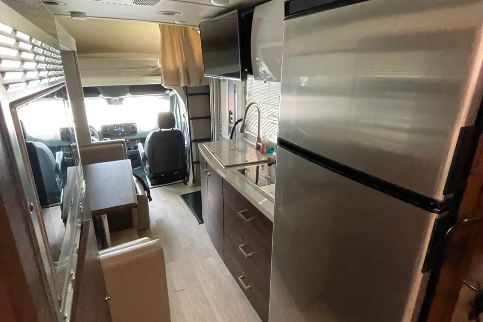 Ultimate RV Experience 2021 Winnebago View 24j 
