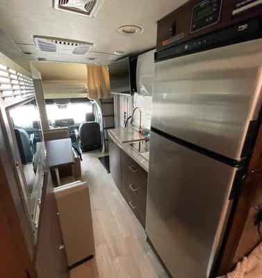 Ultimate RV Experience 2021 Winnebago View 24j
