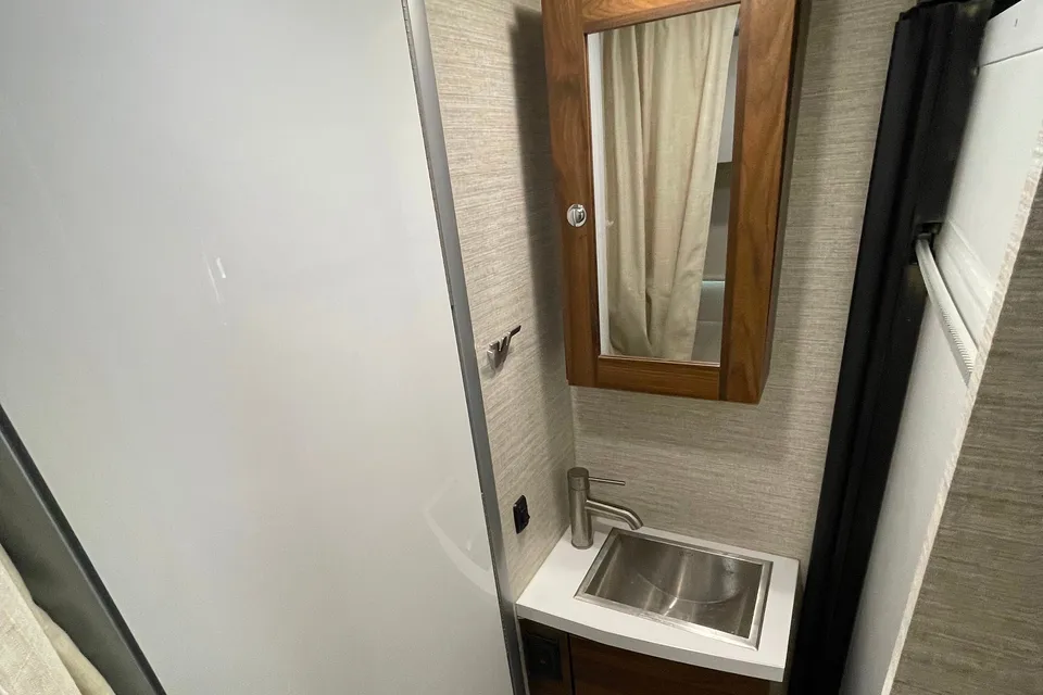 Ultimate RV Experience 2021 Winnebago View 24j 