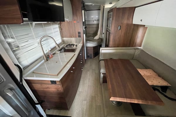 Ultimate RV Experience 2021 Winnebago View 24j