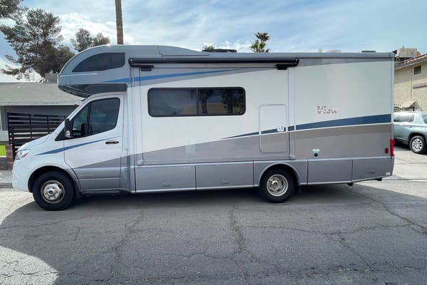 Ultimate RV Experience 2021 Winnebago View 24j