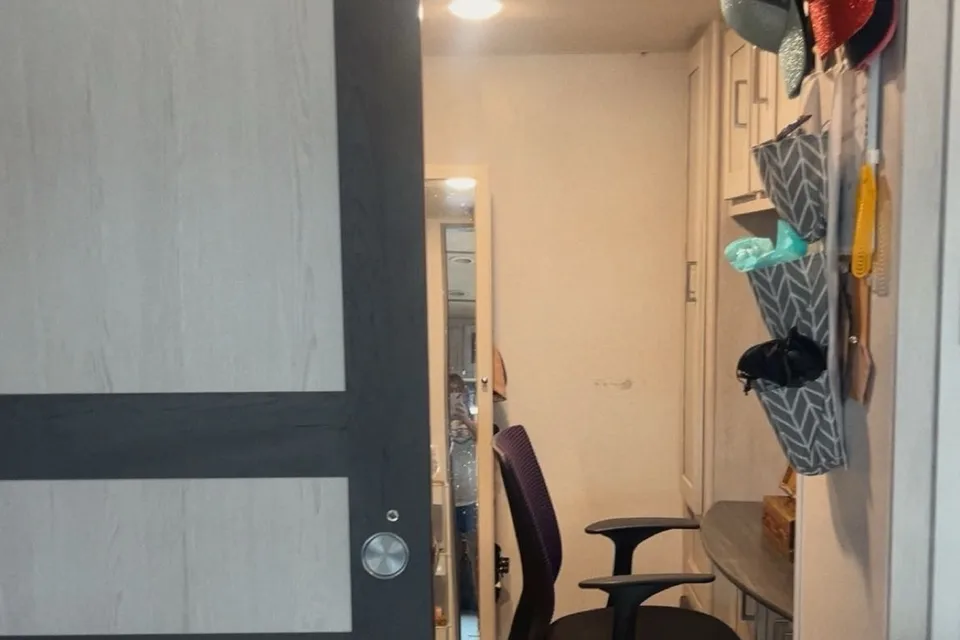 Brett's Keystone ST3570LFT23 Fifth Wheel