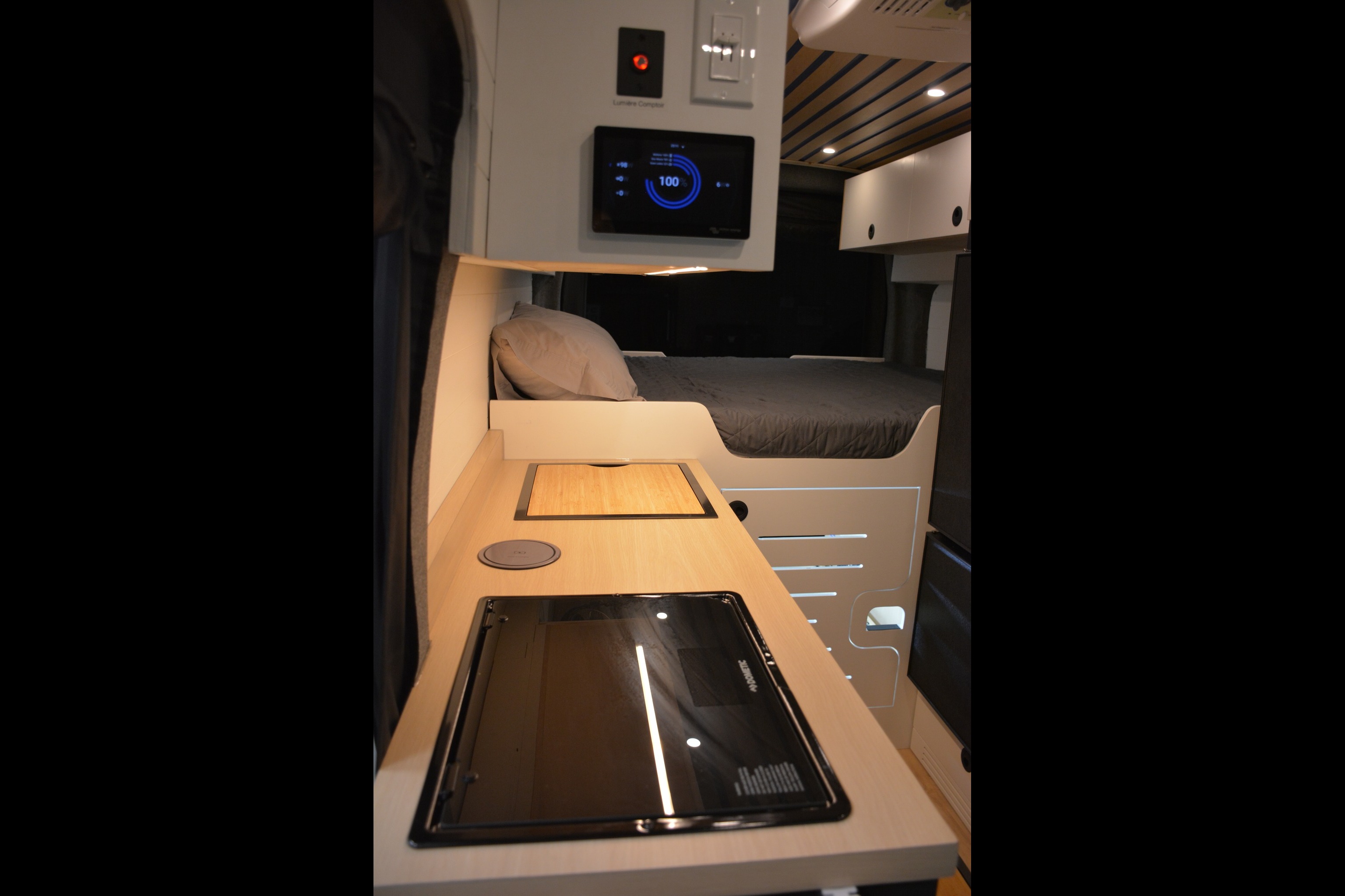 Van Oxygène - Ford Transit 2022 - AWD High Roof Extended Length 22 pi - Classe B
