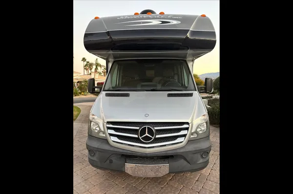 Jennifer's Forest River Sunseeker MBS 2400 Class C