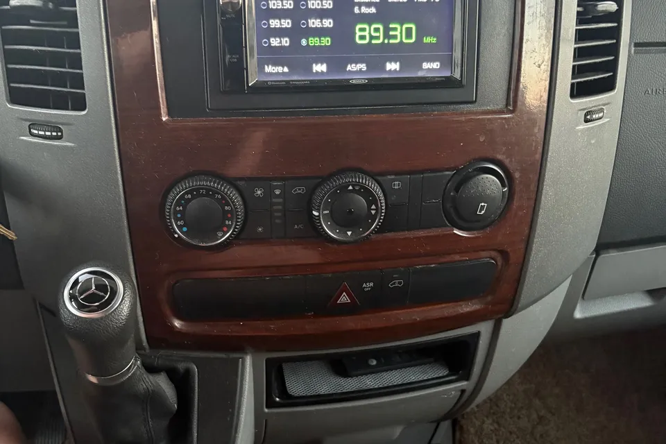 Jennifer's Forest River Sunseeker MBS 2400 Class C