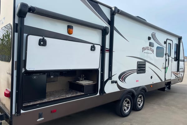 Starcraft 30 foot Travel Trailer