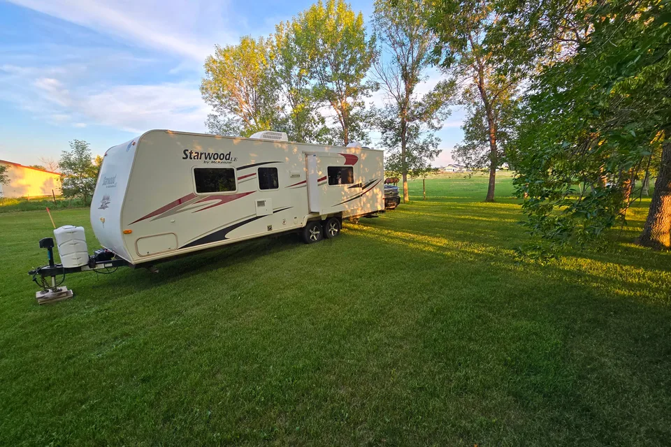 Colin's Mckenzie 28SKS TT Travel Trailer