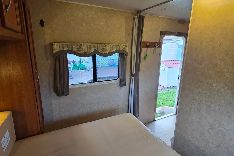 Colin's Mckenzie 28SKS TT Travel Trailer