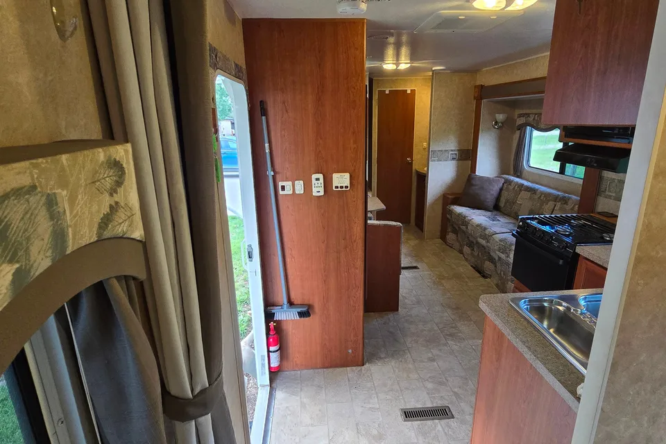 Colin's Mckenzie 28SKS TT Travel Trailer