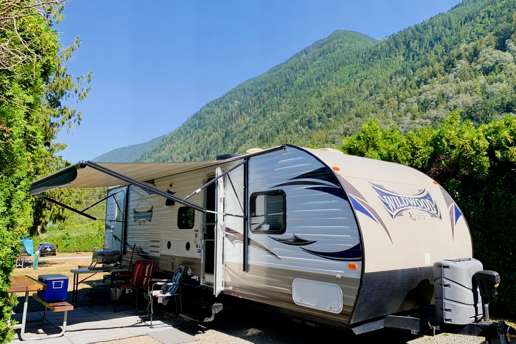 Ray's Forest River  Wildwood X-Lite Travel Trailer