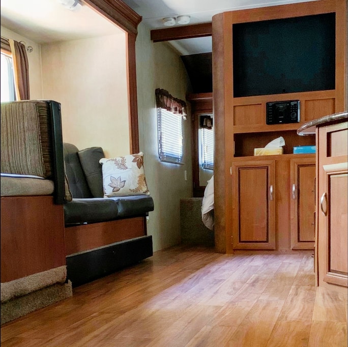 Ray's Forest River  Wildwood X-Lite Travel Trailer