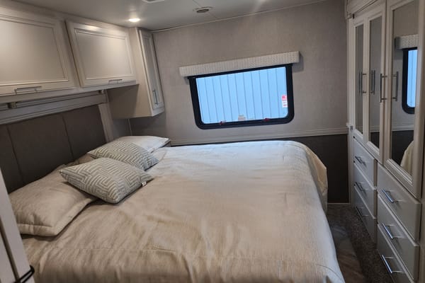 2023 Holiday Rambler Eclipse 34J Luxury Class A RV