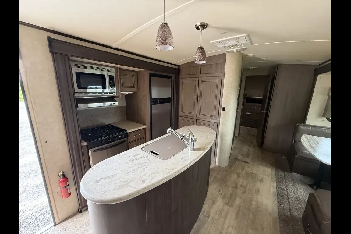 Dave's Enterra E31QIB 2014 Travel Trailer