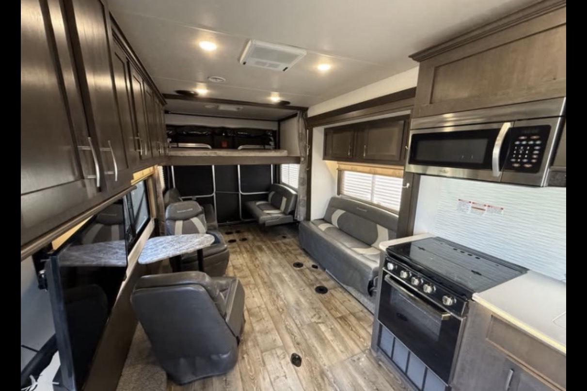 Raymond's Forest River Sandstorm 282SLR Toy Hauler