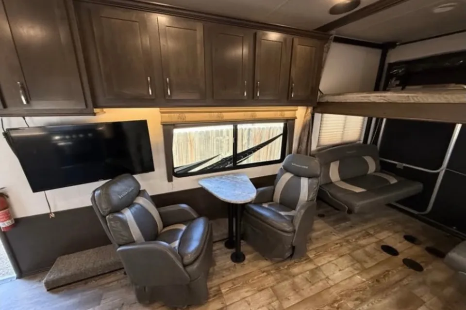 Raymond's Forest River Sandstorm 282SLR Toy Hauler